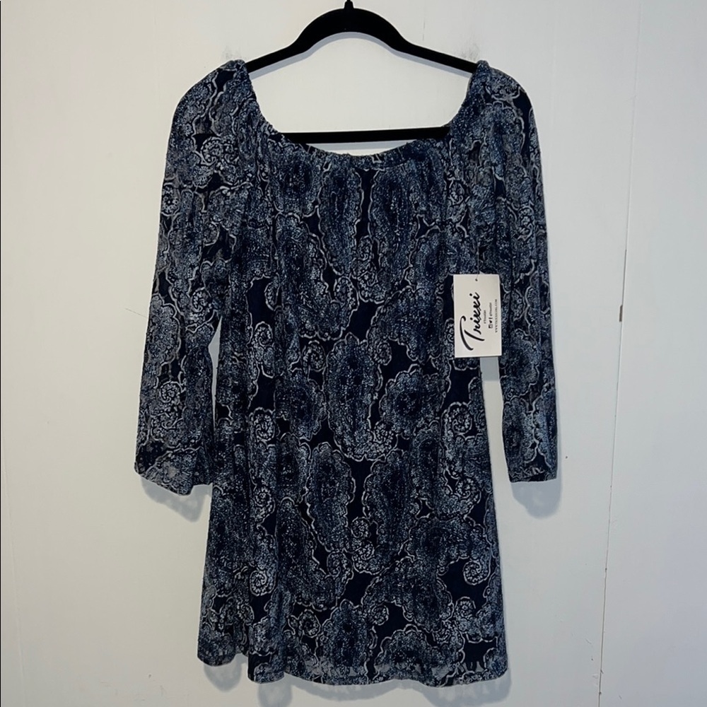 NWT Trixxigirl Navy Long Sleeve Blouse Q40